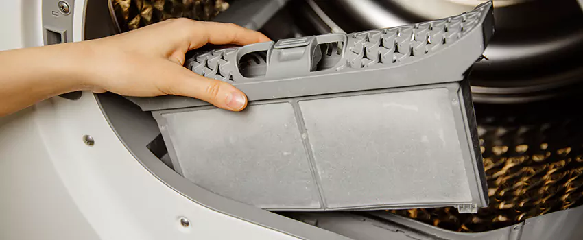 Signs Of A Clogged Dryer Lint Trap in Chesterfield, Missouri